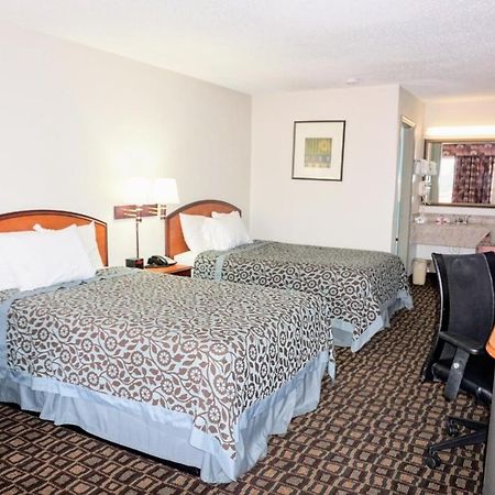 Days Inn By Wyndham Augusta Wheeler Road Eksteriør billede