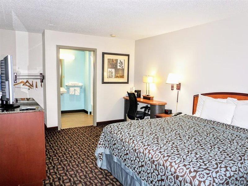 Days Inn By Wyndham Augusta Wheeler Road Eksteriør billede