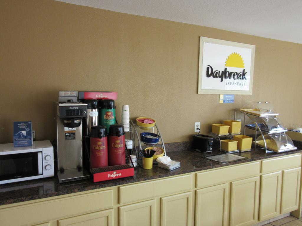 Days Inn By Wyndham Augusta Wheeler Road Eksteriør billede