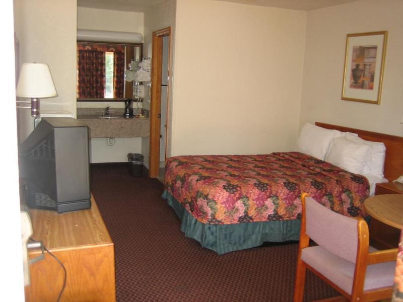 Days Inn By Wyndham Augusta Wheeler Road Eksteriør billede