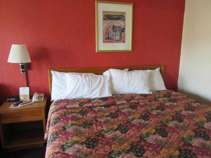 Days Inn By Wyndham Augusta Wheeler Road Eksteriør billede
