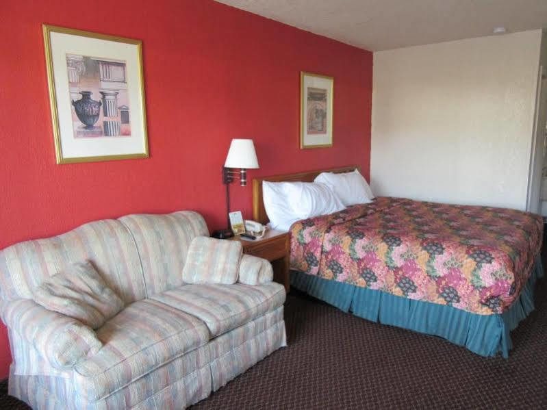 Days Inn By Wyndham Augusta Wheeler Road Eksteriør billede