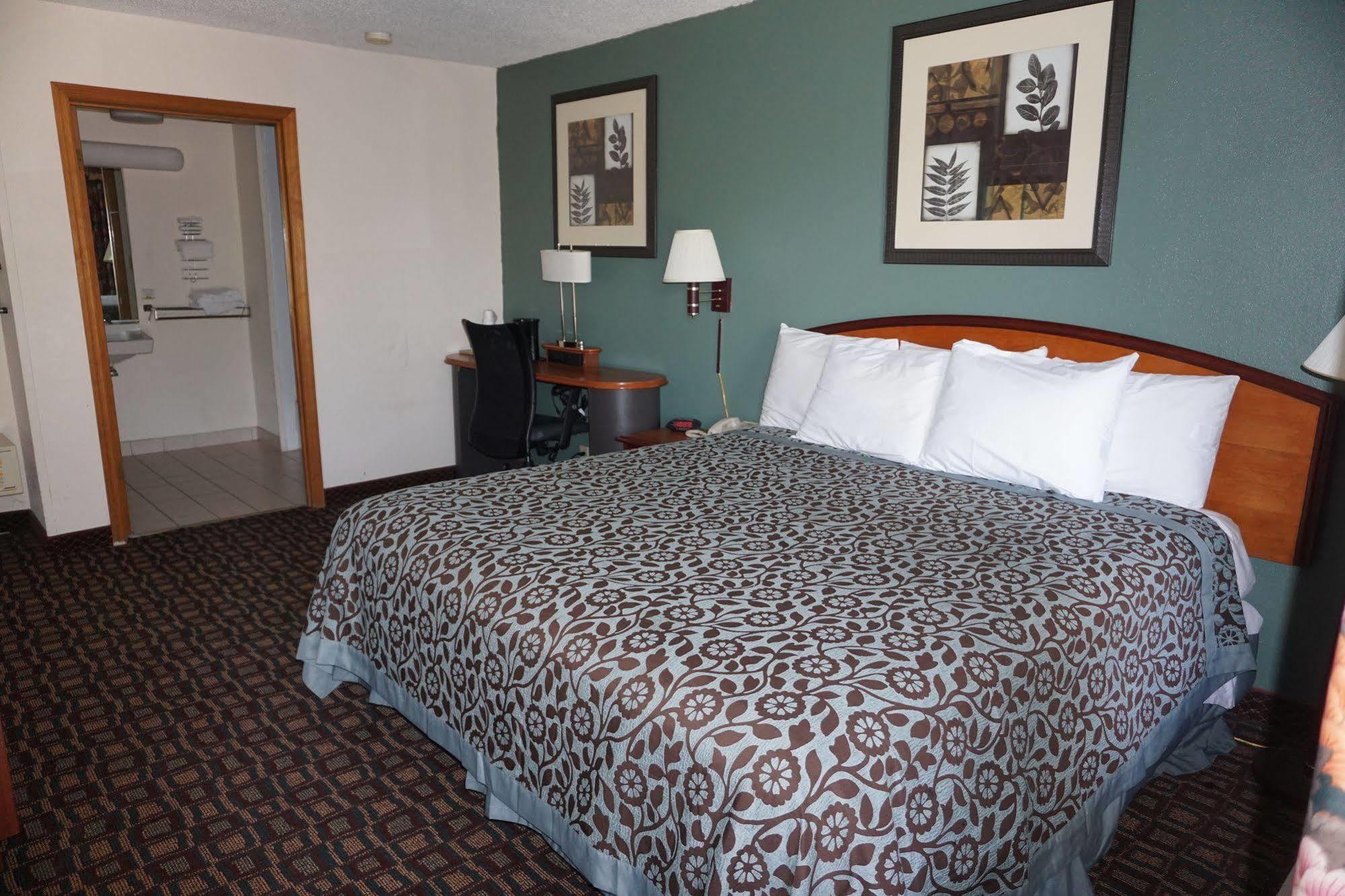 Days Inn By Wyndham Augusta Wheeler Road Eksteriør billede