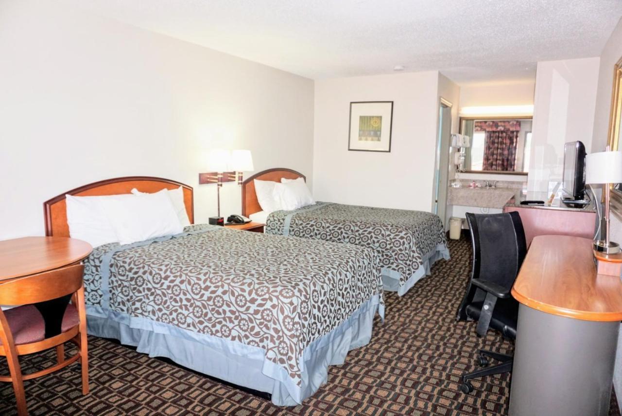 Days Inn By Wyndham Augusta Wheeler Road Eksteriør billede