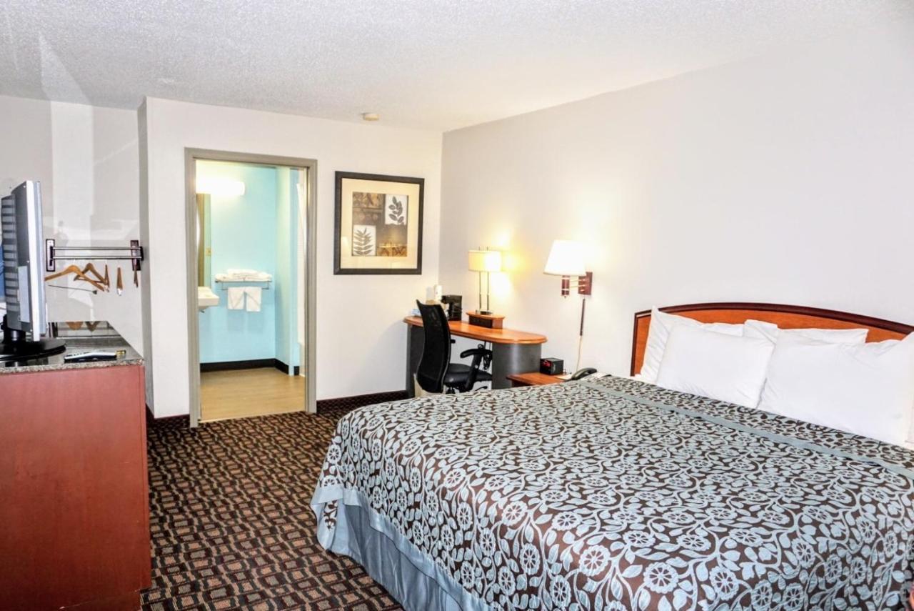 Days Inn By Wyndham Augusta Wheeler Road Eksteriør billede