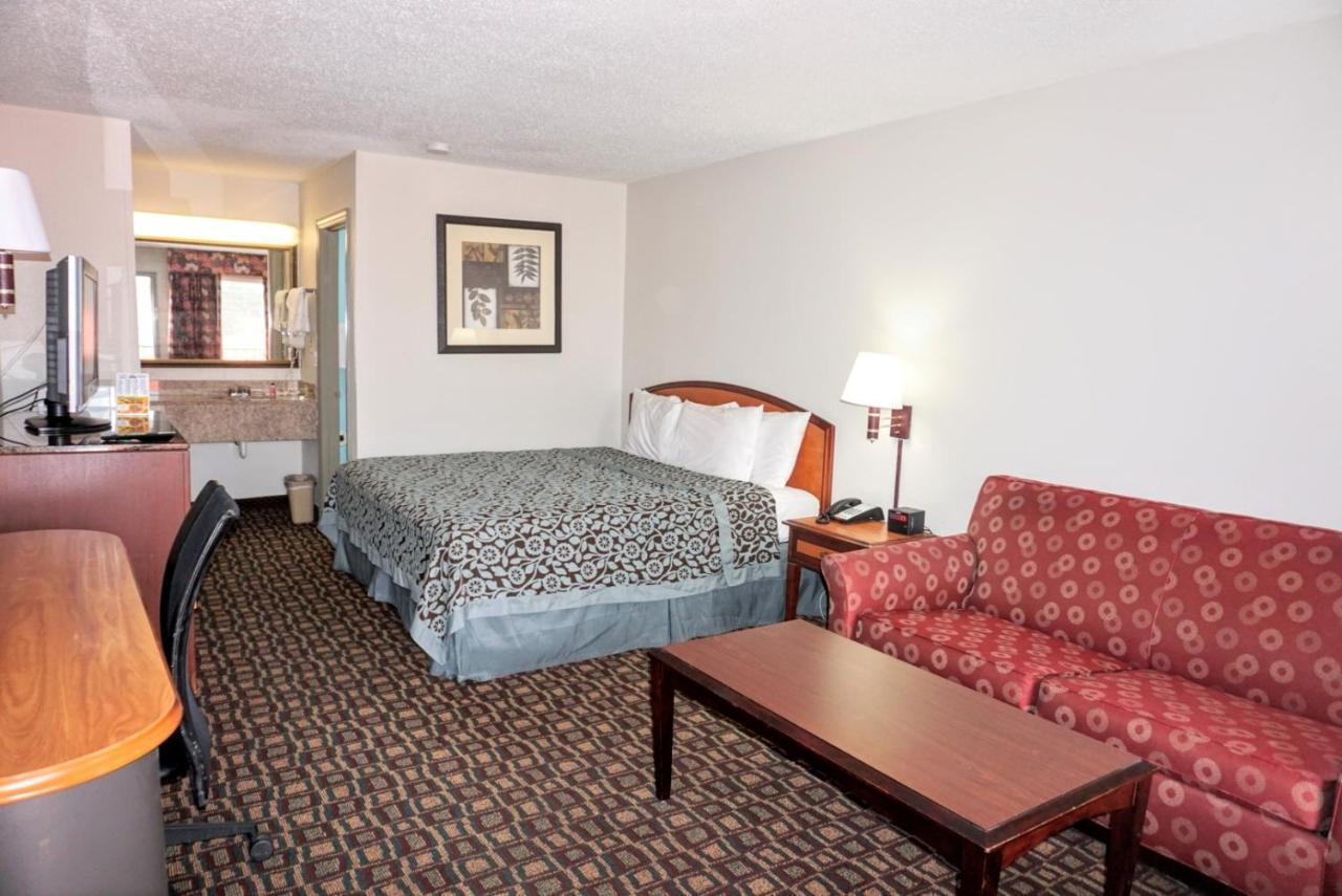Days Inn By Wyndham Augusta Wheeler Road Eksteriør billede
